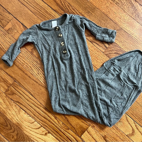 Lou Lou & Company Newborn Knotted Gown Bundle - Picture 2 of 10